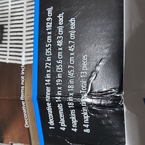 COORDINATED DINING SET BLACK & WHITE 1-RUNNER 4- RINGS 4- PLACEMATS 4- NAPKINS - Picture 10 of 11